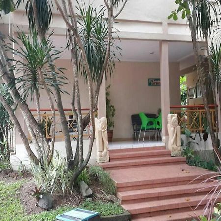 Hotel Sulawesi Jembel エクステリア 写真