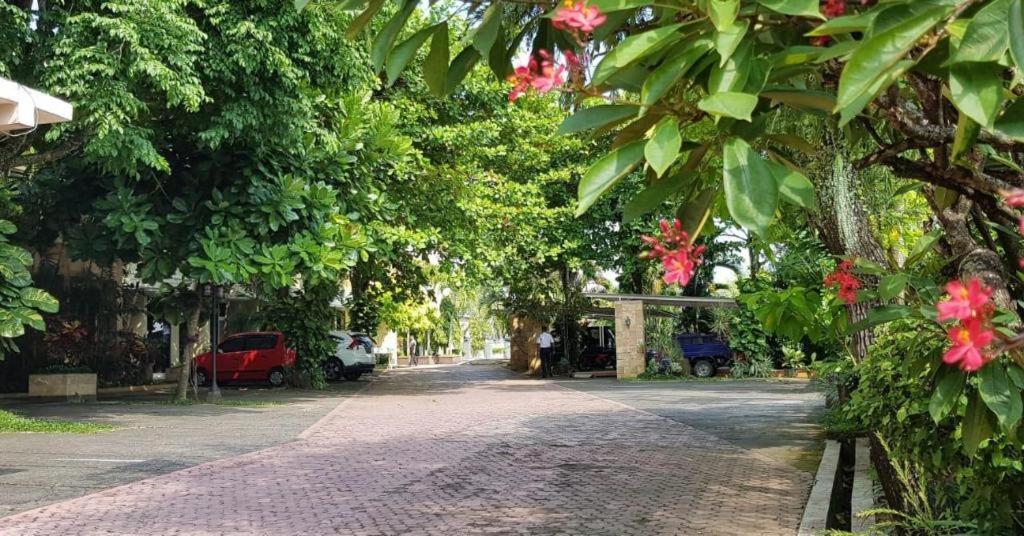 Hotel Sulawesi Jembel エクステリア 写真