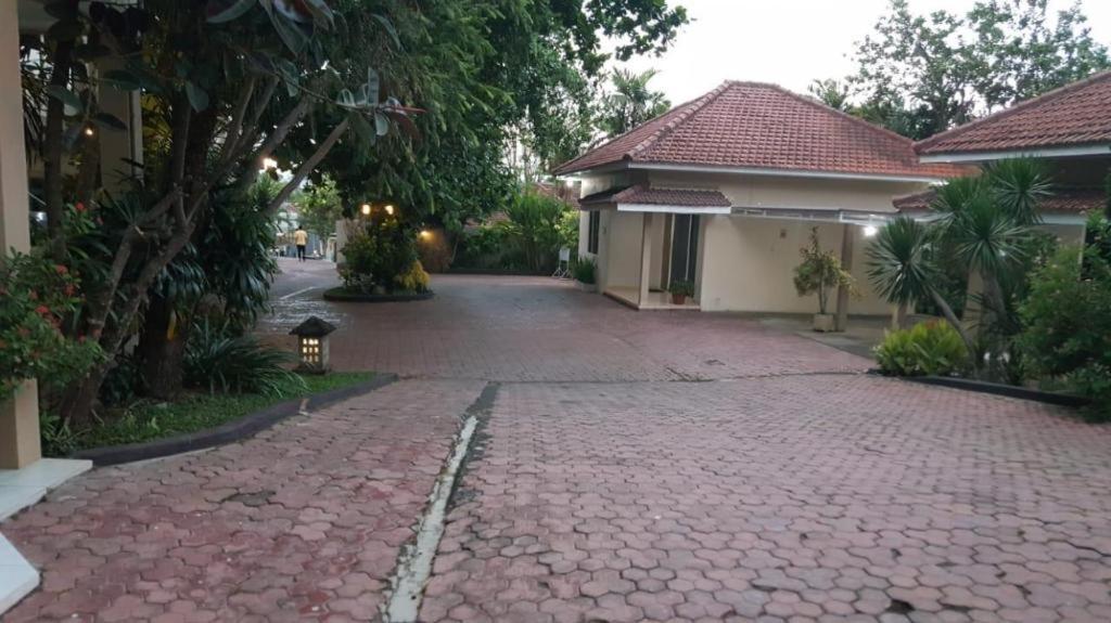 Hotel Sulawesi Jembel エクステリア 写真